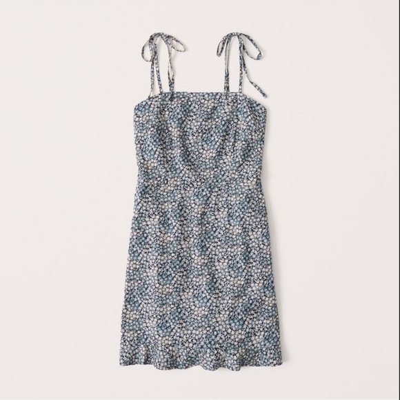 Floral Print Tie-strap Dress - Picture 2 of 8